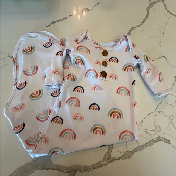 Caden Lane Other - Caden Lane White Pajama Set with Pastel Rainbow Print
